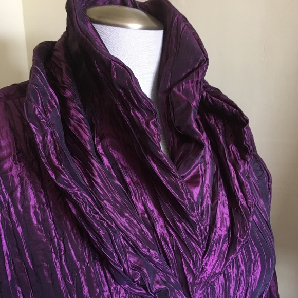 Dressy jacket with wired collar. - Picture 2 of 4